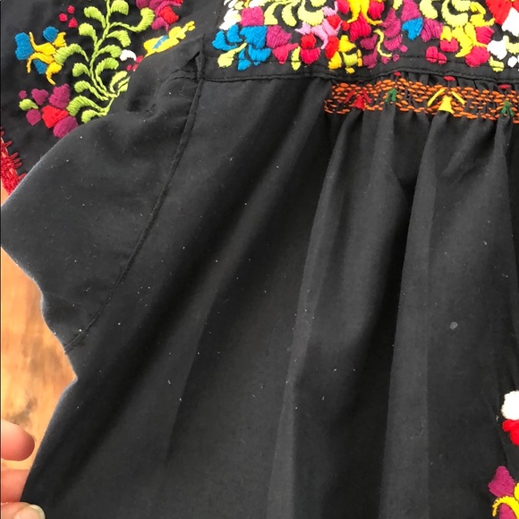 El Interior Hand-Embroidered Blouse - Picture 4 of 8